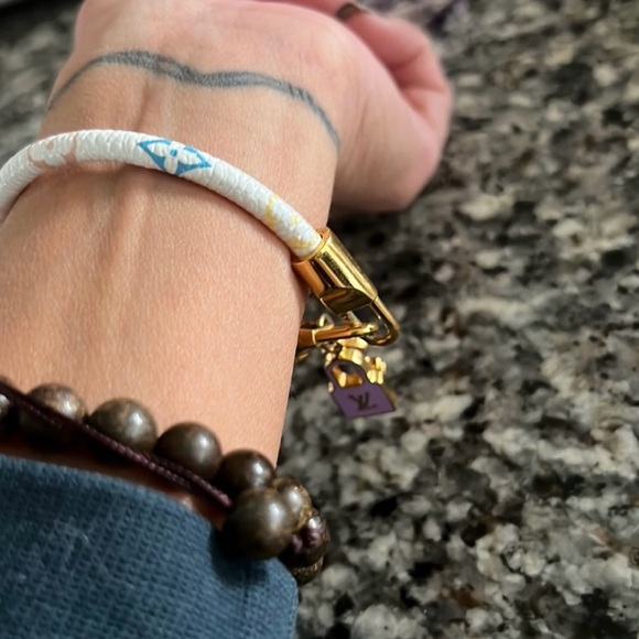 Louis Vuitton Multicolore Monogram Luck It Bracelet 🩷 - Picture 2 of 6